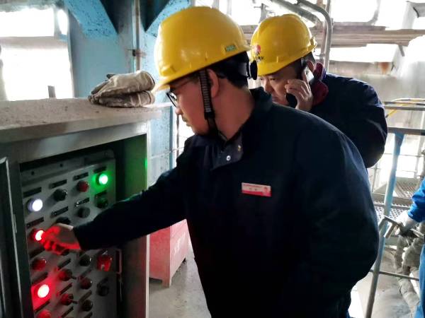 1606379317174879.jpeg 一鍵點火操作(孟力攝).jpg