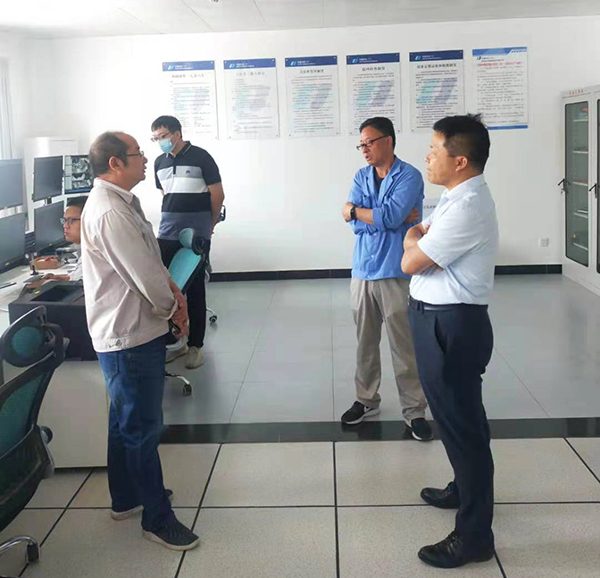 1629451641924926.jpeg 董事長帶隊考察光伏發(fā)電市場.jpg