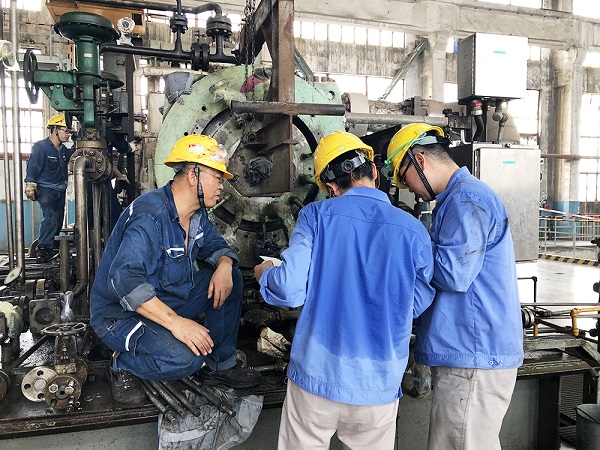 1650417085457485.jpeg 《濕透的脊背》配圖.jpg