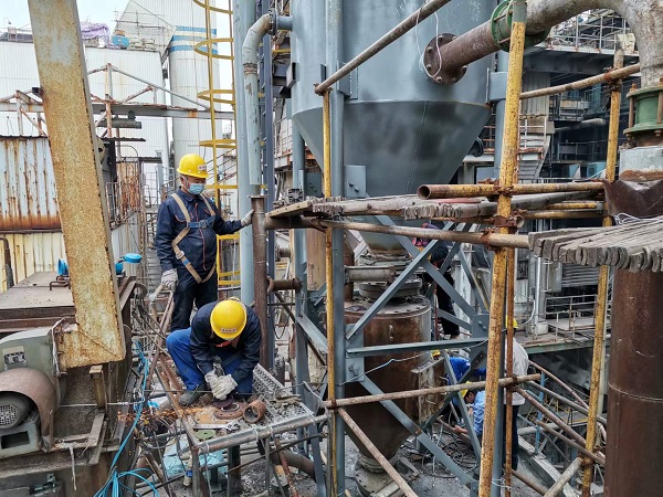 1653095915563984.jpeg 灰?guī)祉敳渴諌m器整體更換后連管線接中.jpg