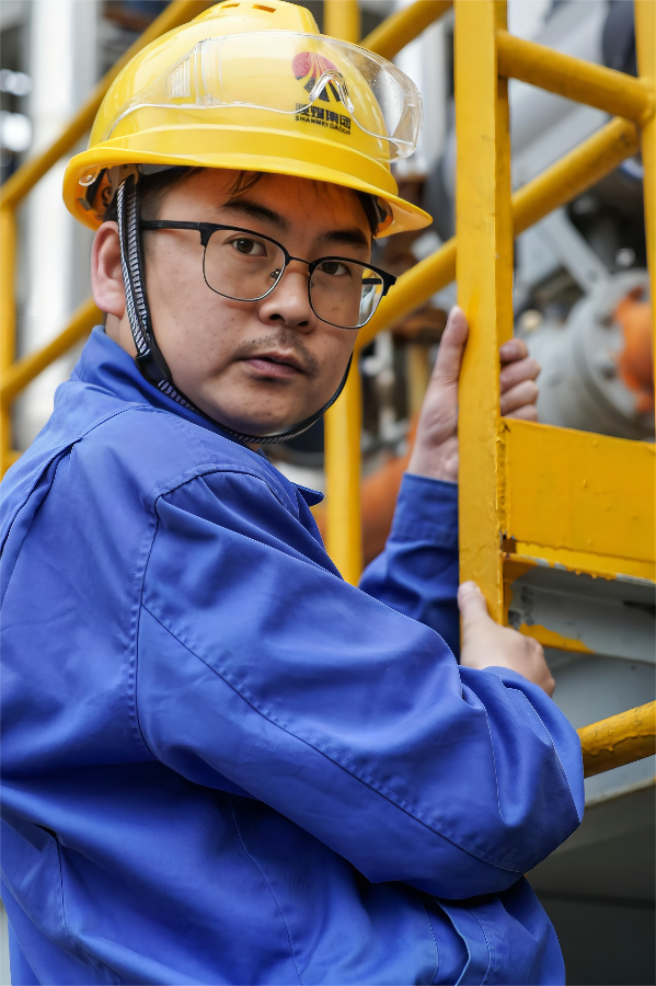 1665284366601351.png 二等獎 我為勞模拍張照 渭化攝協 黨曉鵬 18991639163 陜煤工匠 張博楨(1).png