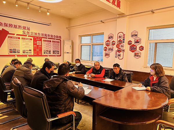 1675556257777378.jpeg 2.3上午車間安技員對(duì)外來施工人員進(jìn)行車間級(jí)安全教育培訓(xùn)(副圖).jpg