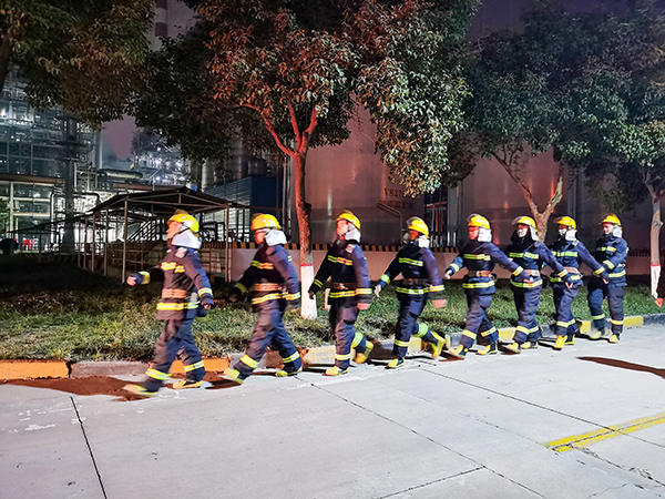 1675654603772072.jpeg 2月5日晚消防執(zhí)勤重點區(qū)域巡邏(副圖).jpg