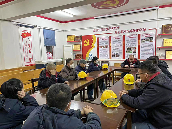 1677736768525585.jpeg 班組組織全員安全培訓(xùn)(副圖).jpg