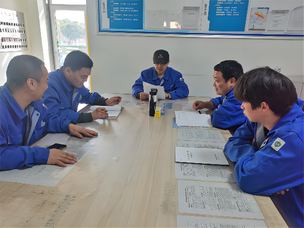 1678840214419108.png 3月2日,尿素車間化工三班學(xué)習(xí)交接班管理制度(1).png