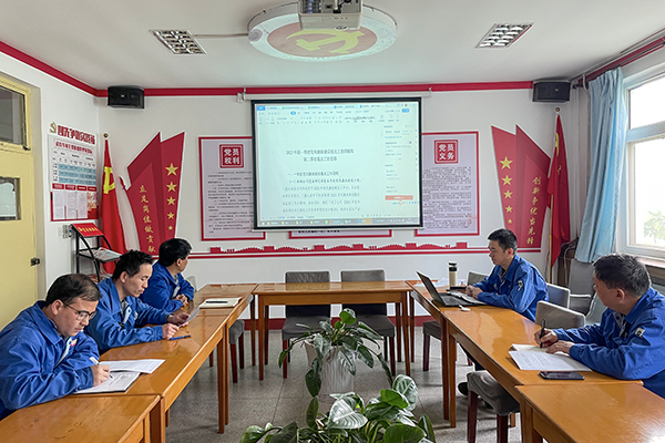 1681303286660854.jpeg 4月12日上午10點,動力車間黨支部在黨員活動室組織召開4月份黨風(fēng)廉政建設(shè)專題會議,學(xué)習(xí)貫徹公司紀(jì)檢委員例會精神,安排部署支部二季度黨風(fēng)廉政建設(shè)重點工作。.jpg