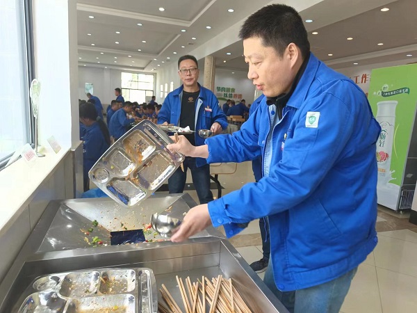 1682642840776182.jpeg 職工就餐結束光盤.jpg