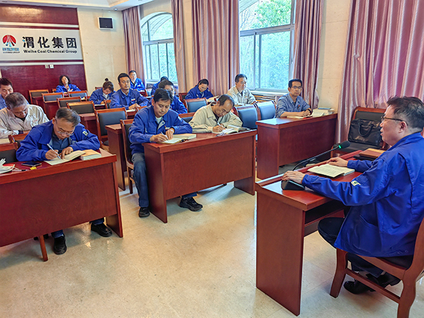 1683284307449911.jpeg 講黨課1:5月5日下午外專樓多媒體會議室公司領導馮曉宏為第一片區讀書學習小組講黨課.jpg