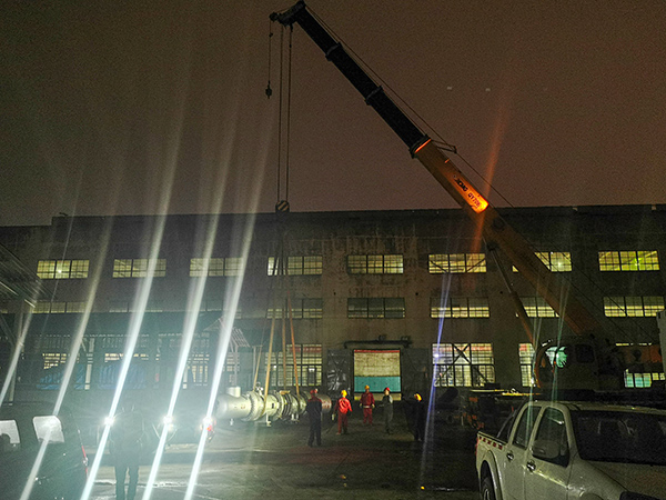 1683711917727523.jpeg 5月9日,檢修重要設備E7502到貨,夜間抓緊卸車 600.jpg