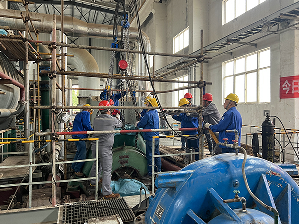 1684120444447839.jpeg 450A-2汽輪機(jī)正在揭大蓋吊轉(zhuǎn)子.jpg