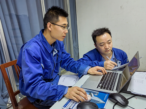 1685017390856439.jpeg 5月14日,動力車間三期李博和劉海東在DCS調試期間修改錯誤的報警信息.jpg