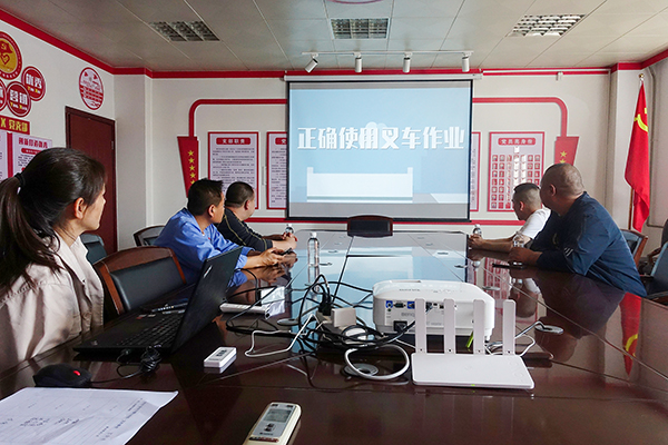 1686236220857666.jpeg 2023年6月運銷市場部對叉車司機進行安全培訓 600.jpg