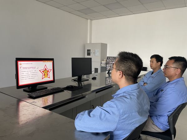 1686525428325798.jpeg 電氣運行二班成員組織觀看化工企業安全生產事故方面的視頻。.jpg