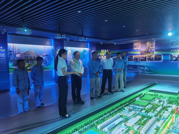 1692920899856549.jpeg 8月24日,國(guó)網(wǎng)渭南供電公司一行來公司調(diào)研座談,參觀展覽廳.jpg
