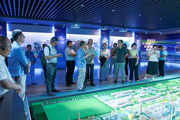 1693989385338086.jpeg 2023.9.5煤化工行業綠色低碳先進技術交流會在金輝召開,陜西省發改委環資處、渭南市、榆林市發改委領導、行業企業代表、專家代表參會2.jpg