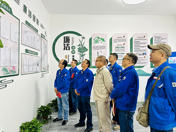 1695875958393428.jpeg 9月27日下午,黨員領導干部及行使公權力人員參觀物料車間黨支部廉潔文化活動室.jpg