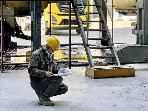 1696325257442493.jpeg 國(guó)慶我在崗3.jpg