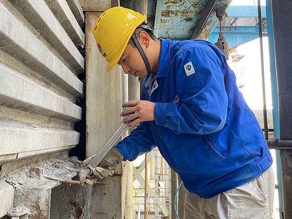 1696926477479546.jpeg 1.檢修現場的張跟潮.jpg