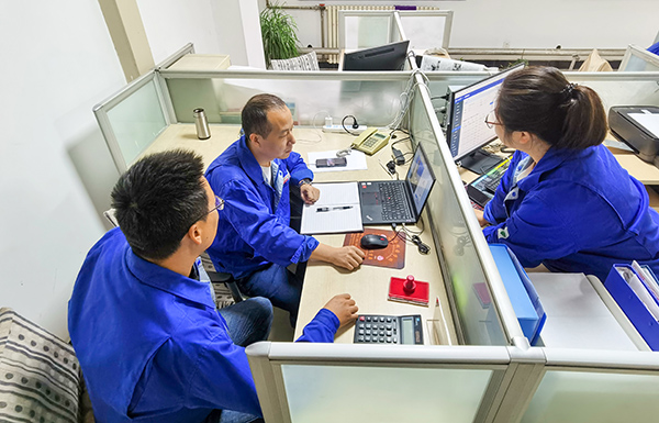 1697589321317183.jpeg 2023年10月運銷部銷售人員商討乙二醇銷售工作事項1.jpg