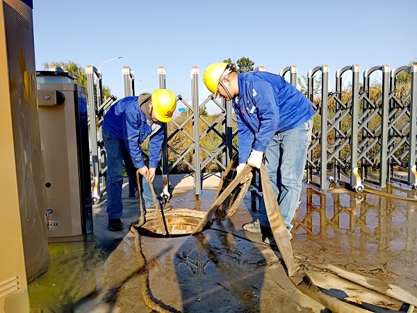 1697940293166522.jpeg 抽水完畢,檢查漏點.jpg