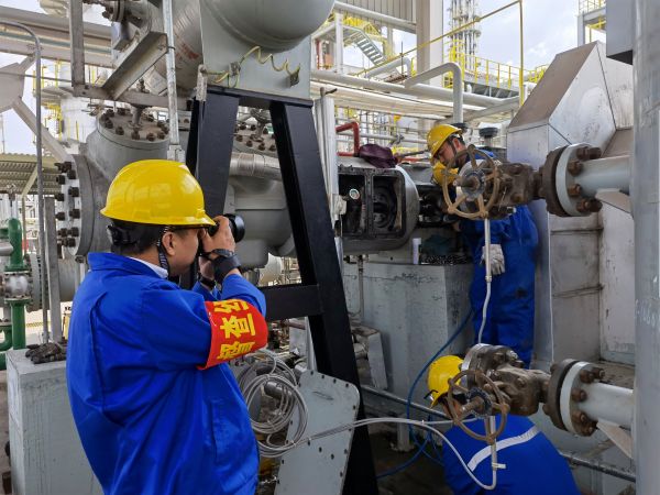 1699662033214894.jpeg 現(xiàn)場(chǎng)技術(shù)把關(guān).jpg