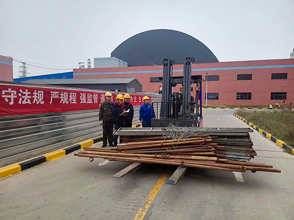 1700095440804944.jpeg 2023年11月14日彬州運銷市場分部組織對廠內特種車輛安全進行檢查 - 副本.jpg