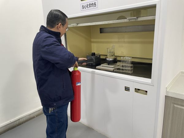 1700720950835008.jpeg 11.23實(shí)驗(yàn)室著火演練.jpg