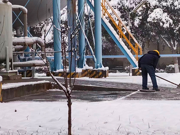 1706154557308718.jpeg 1月17日8點宋春平在281現場鏟雪00 600.jpg