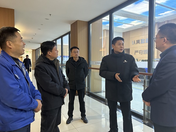 1月31日，咸陽市工信局副局長趙英立來彬州公司調研檢查1.jpg