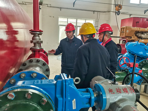 1707442423757283.jpeg 2月8日下午,公司黨委副書記、董事、總經理趙強帶領安全環保部、行政保衛部、物料車間相關領導深入公司191罐區開展春節前安全生產綜合檢查。--圖為消防泵房.jpg