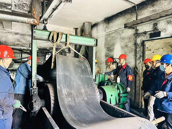 1713310855706095.jpeg 4.15日,三期7#皮帶更換.jpg