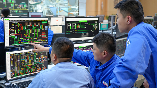 1714872220511836.jpeg 2024年5月4日 按原計劃進(jìn)行點(diǎn)爐升溫工作.jpg