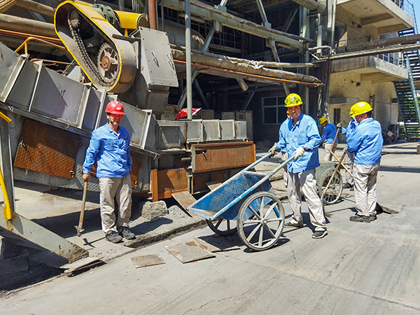 1715754919100395.jpeg 現場地溝清理.jpg