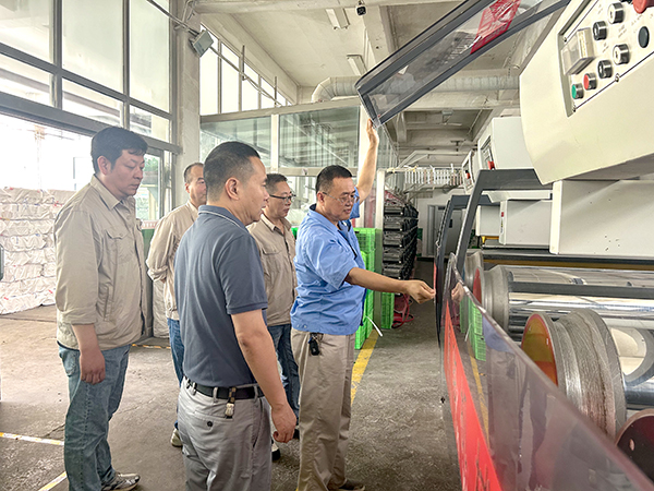 1721296976325462.jpeg 7月18日,總經理李留道陪同陜西省安全督導幫扶小組到公司生產現場進行了系統檢查.jpg