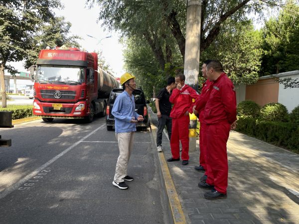 1722213453302008.jpeg 行政保衛部巡查人員交通疏導.jpg