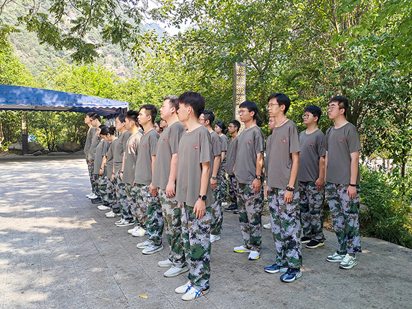 1725877457999576.jpeg 9月4日-6日公司2024年新員工入職培訓(xùn)軍訓(xùn)現(xiàn)場.jpg