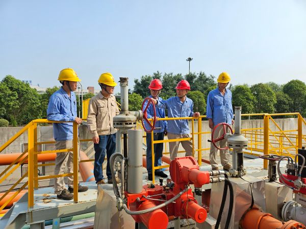 1726044767813664.jpeg 9月11日公司領(lǐng)導(dǎo)開展節(jié)前安全檢查紀實1.jpg