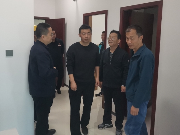 1728950771786039.jpeg 10.14公司領導趙強深入彬州公司新建職工公寓考察 附圖1.jpg