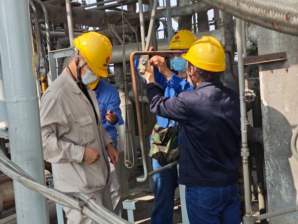 1732091226887227.jpeg 近日,計控電儀部人員對現場隱患排查過程中發現的隱患進行精細化整改.jpg