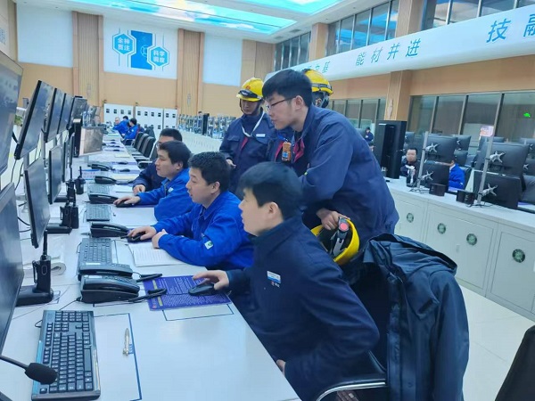 1735283099287783.jpeg 2024年12月8日,制氣車間化工三班崗位開展懂會能培訓.jpg
