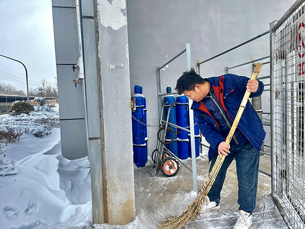 1737876556626097.jpeg 清掃積雪.jpg