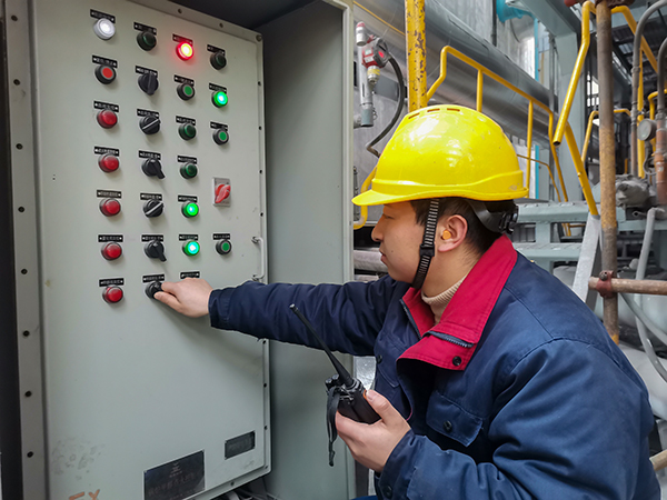 041741069316958761.jpg 3月3日下午14時,張跟潮在現場操作.jpg