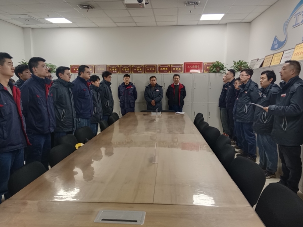 061741219809940308.jpg 車間組織班前會(huì)時(shí)間學(xué)習(xí)職代會(huì)精神1.jpg