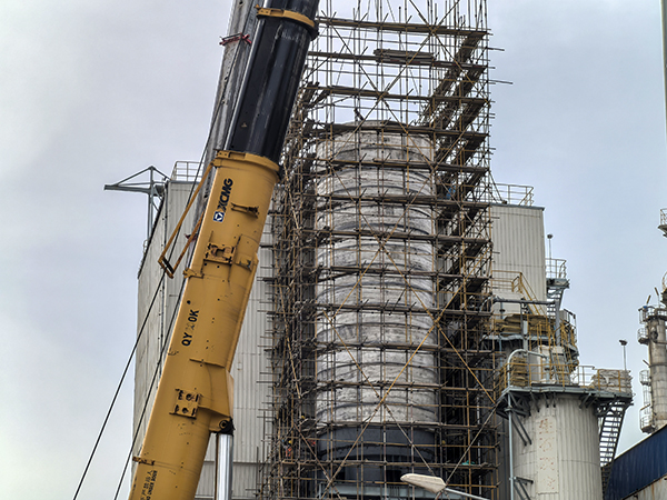 新塔體吊裝到位一.jpg