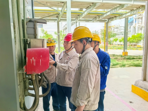 2025年，乙二醇車間開展五一節(jié)前檢查-3.jpg