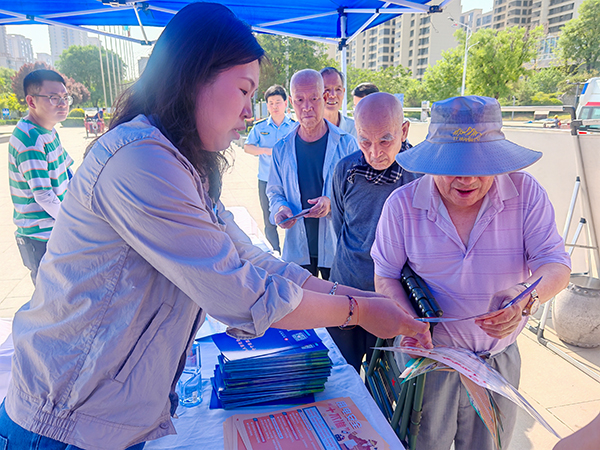 171750148491292575.jpg 發放宣傳單.jpg