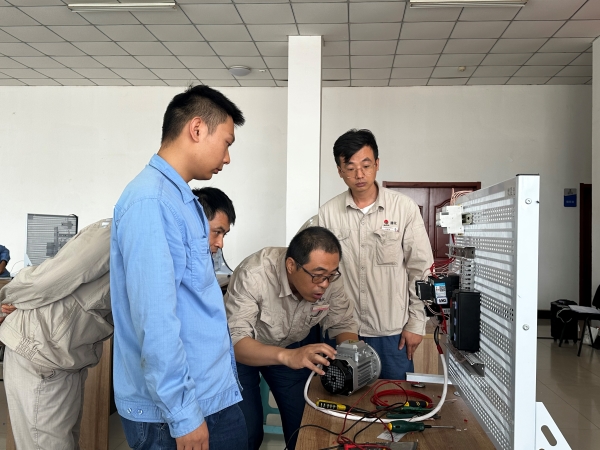 101752130307156415.jpg 裁判組評判實操接線成果.jpg