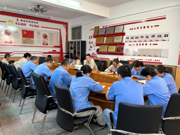 171758072954116155.jpg 2025年9月15日,渭河塑業(yè)公司組織全體職工開展網(wǎng)絡安全法律法規(guī)專題學習活動。.jpg